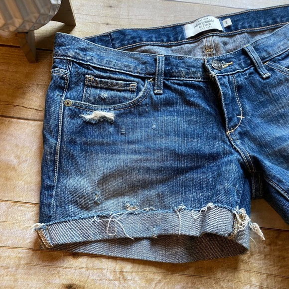 ✨Abercrombie & Fitch distressed shorts✨ - Picture 5 of 13